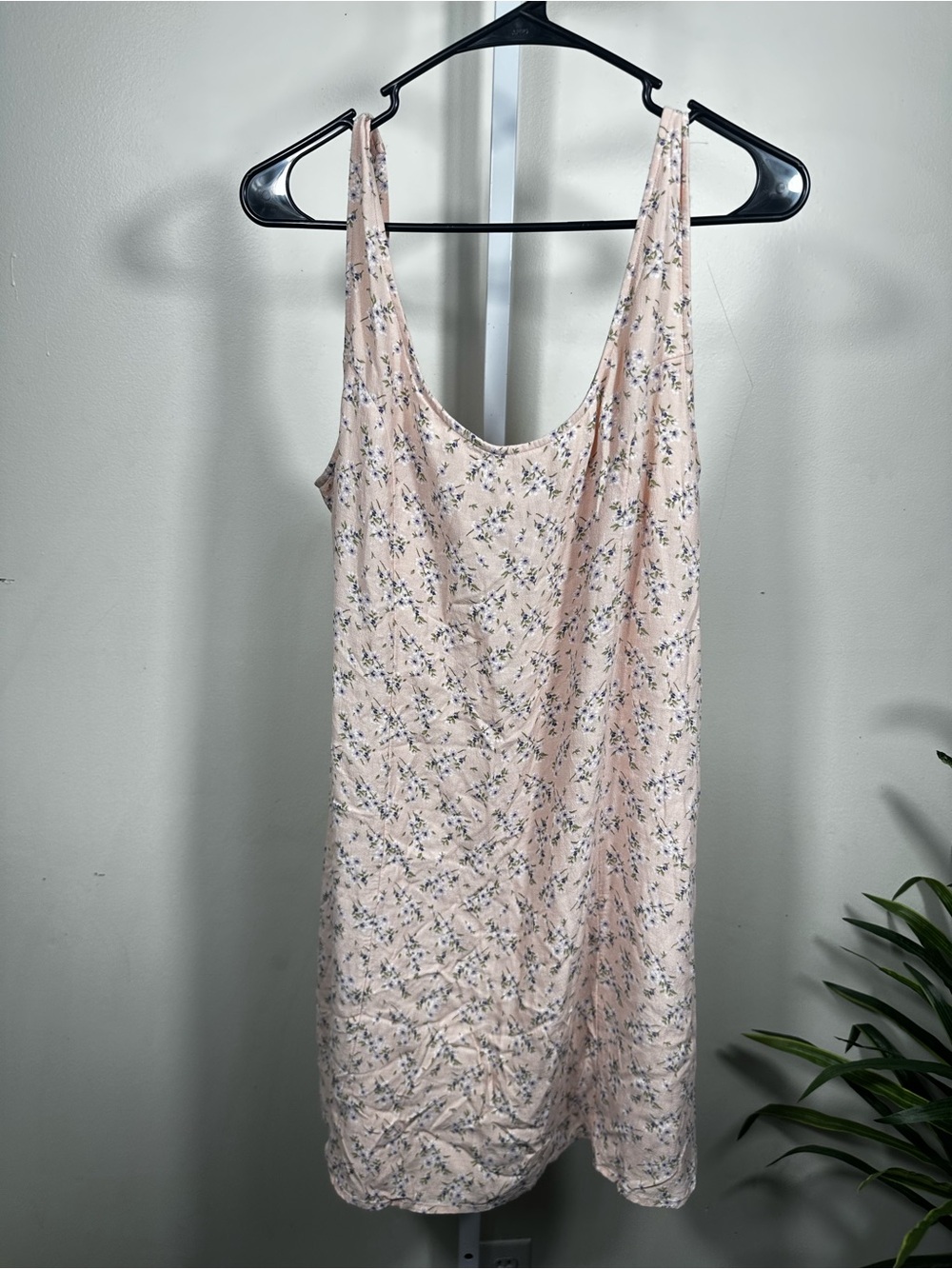 S346. American Eagle Outfitters Pale Pink Floral Mini Slip Dress
